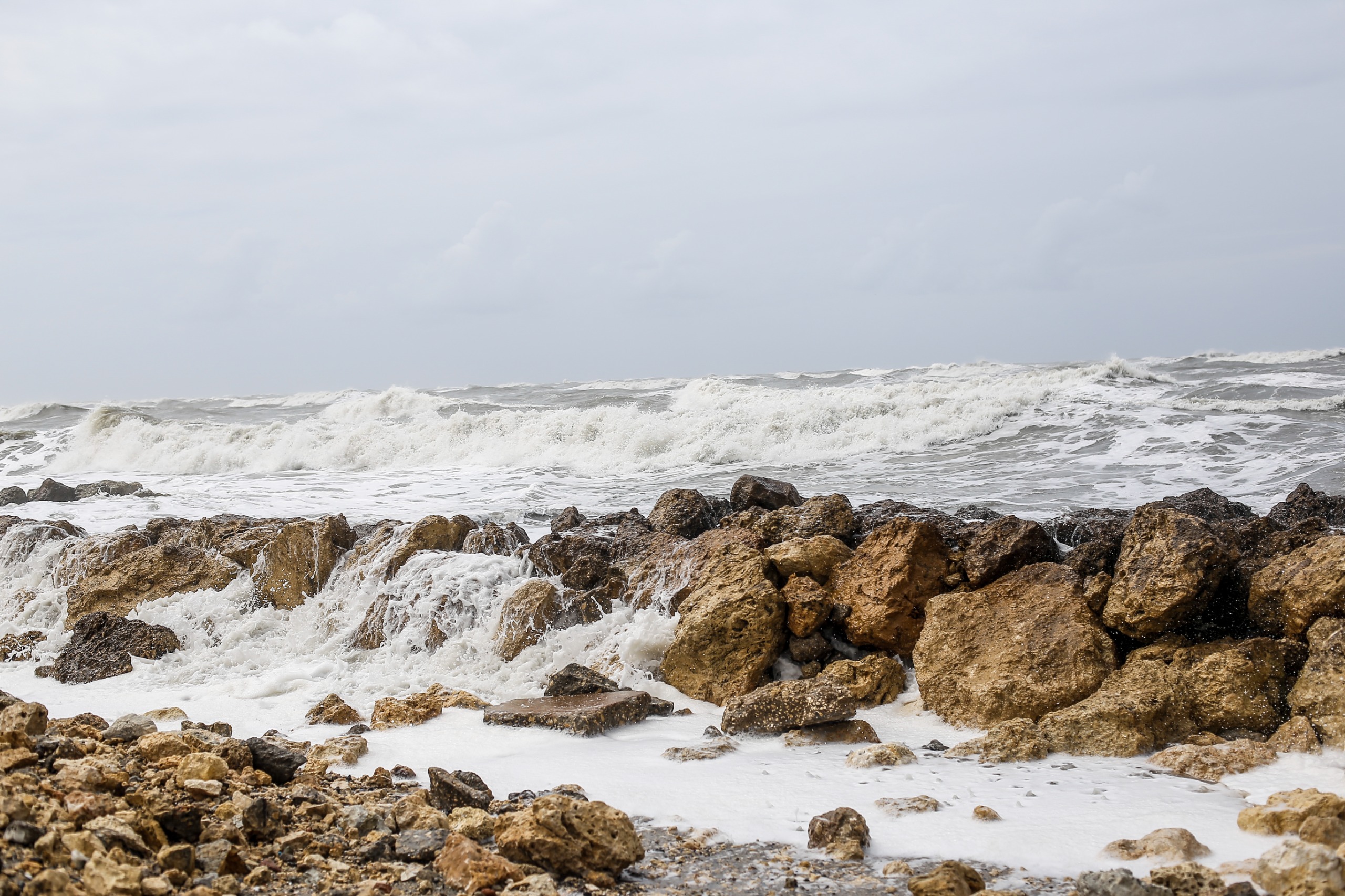 Cierre anticipado del “paraíso de surfistas”: bajó el mar de leva, subieron  las emociones | Alcaldía distrital de Cartagena de Indias