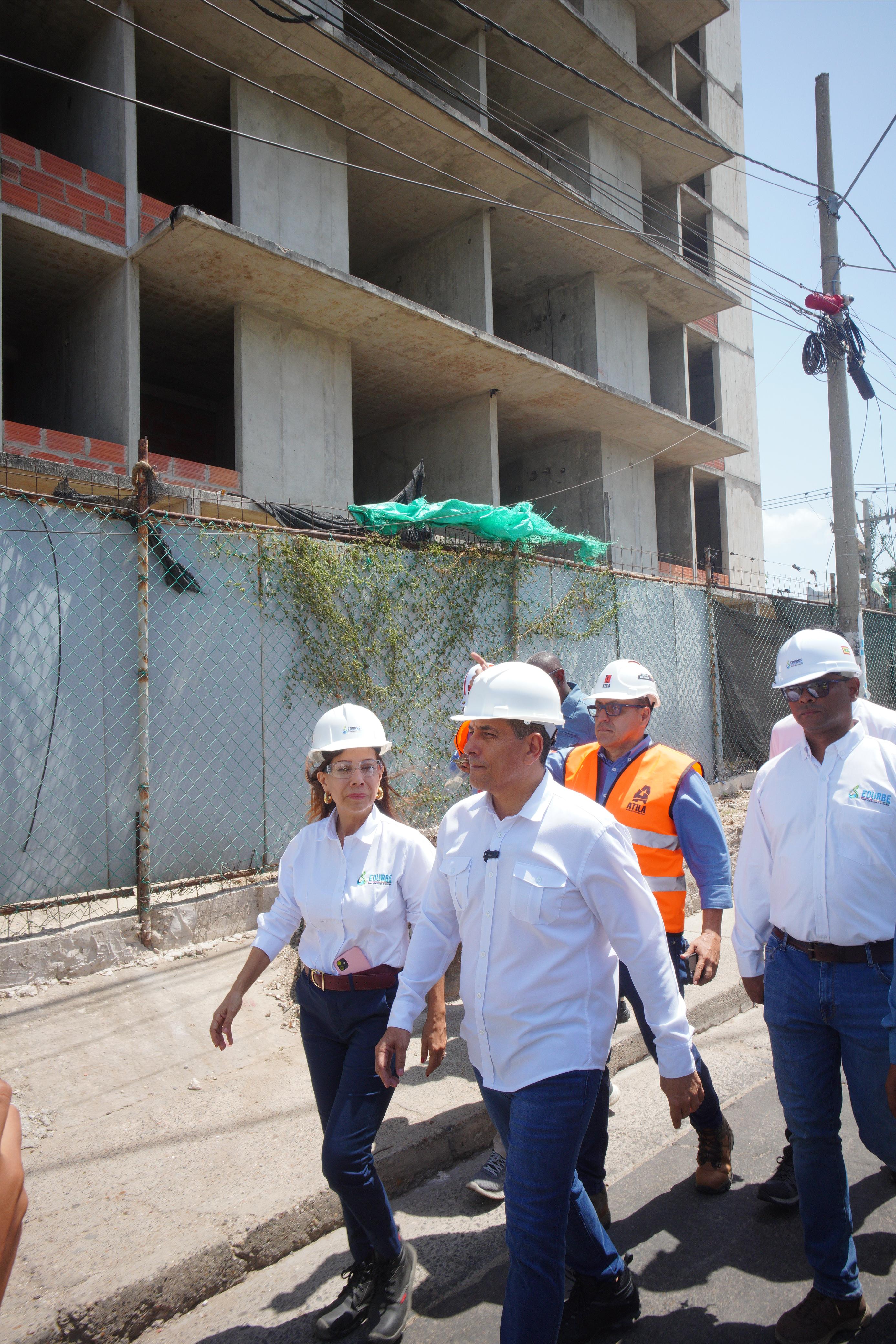 No demolemos un edificio, sino que protegemos el Patrimonio de Cartagena”, alcalde  Turbay Paz, tras histórico paso frente a Edificio Aquarela | Alcaldía  distrital de Cartagena de Indias