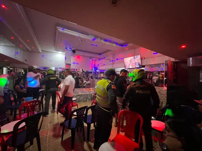 Cerrados establecimientos de entretenimiento nocturno para adultos en El Bosque y la Bomba del Amparo