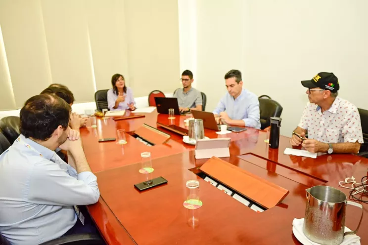 especial atención en el tema de las pérdidas de energía, que los distribuidores no nos sigan cobrando a los usuarios