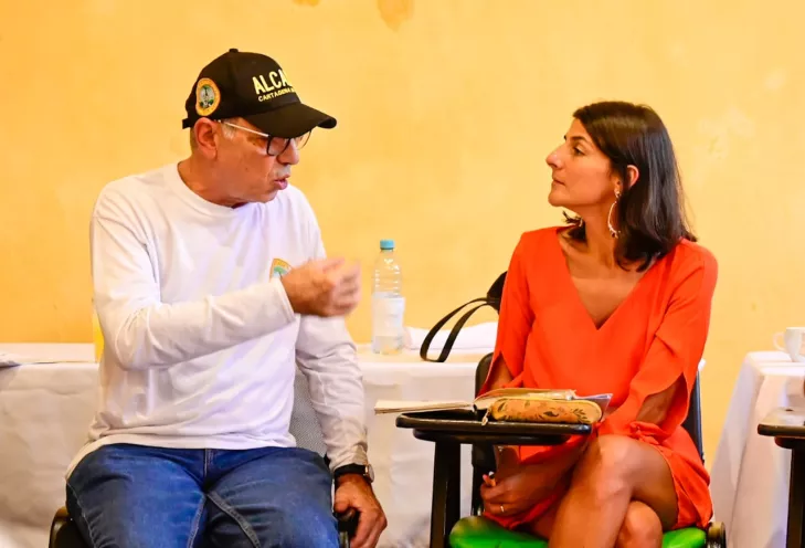 El mandatario acompañó el encuentro que tuvo la Ministra de Minas y Energía, Irene Vélez, con la liga de usuarios del Caribe.