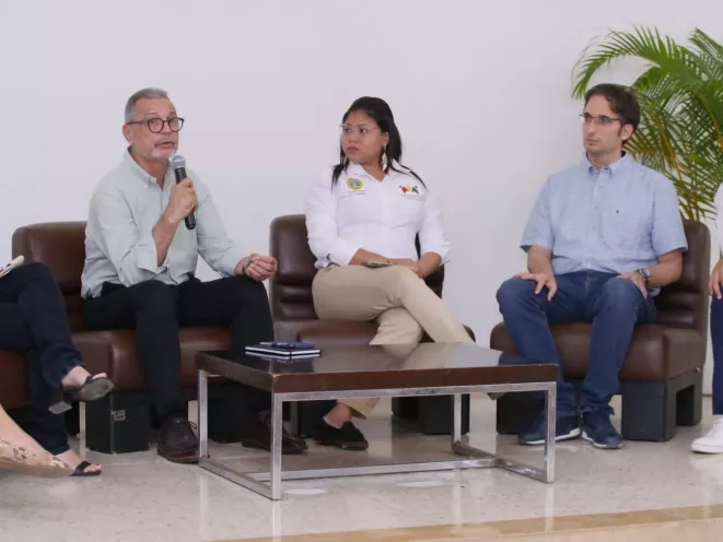 El proyecto está dirigido a docentes, académicos de instituciones de educación superior, así como investigadores.