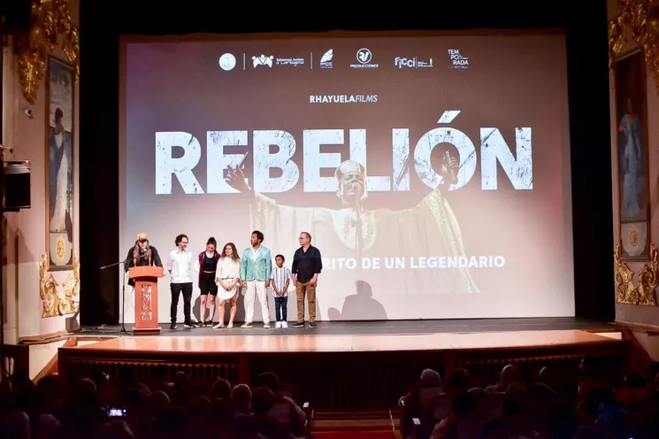 En el Teatro Adolfo Mejía