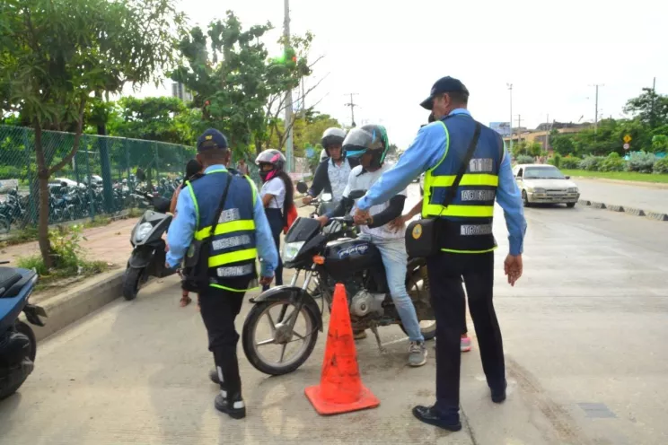 Se suspende el viernes 30 de diciembre, la medida de “día sin moto”