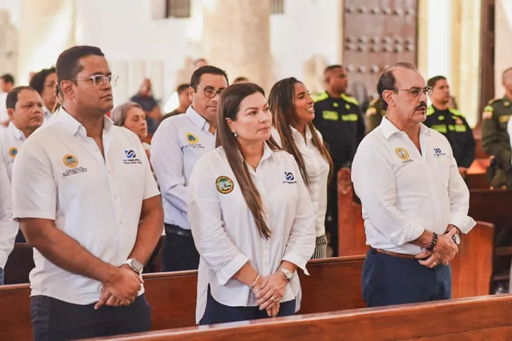 La ceremonia religiosa estuvo precedida por el sacerdote Luis Banquez