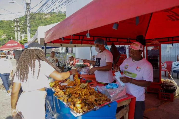 Los cartageneros y turistas podrán disfrutar de la tradicional venta de caña de azúcar y fritos en el Pie de La Popa.