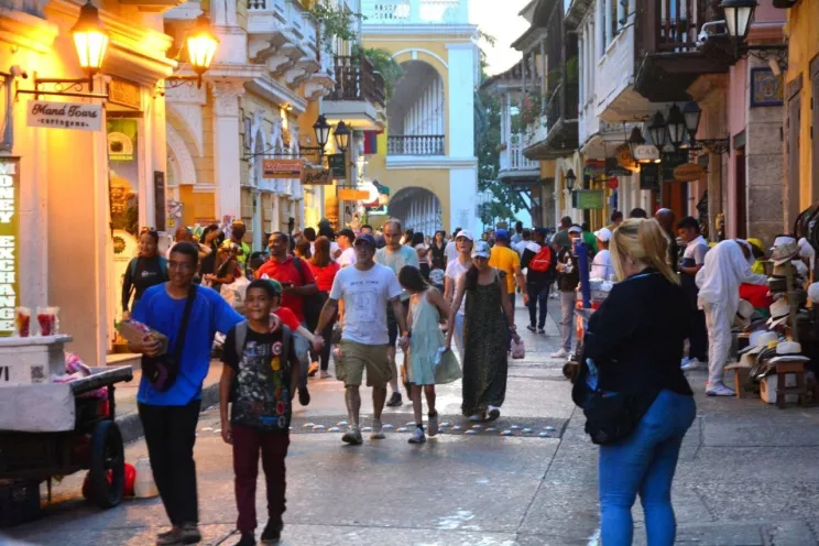 El horario de la medida continúa de 2:00 p.m. a 4:00 a.m. del día siguiente