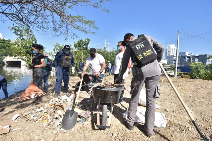 Aproximadamente 20 toneladas de residuos sólidos se han extraído de la zona en lo que va del año