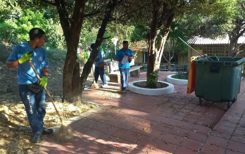 Servicio de aseo en Instituciones Educativas está garantizado para el reinicio de las actividades académicas