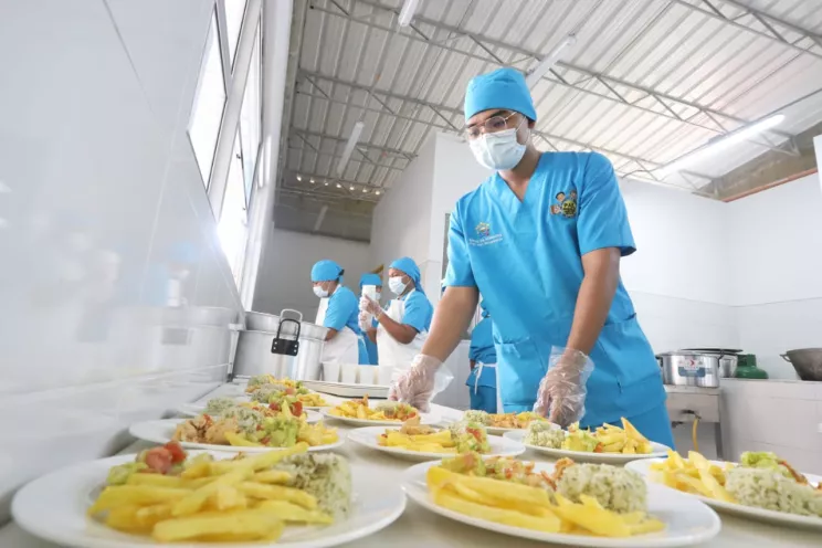 Óptimas condiciones de la prestación del Programa de Alimentación Escolar, PAE, y los servicios de aseo y vigilancia.