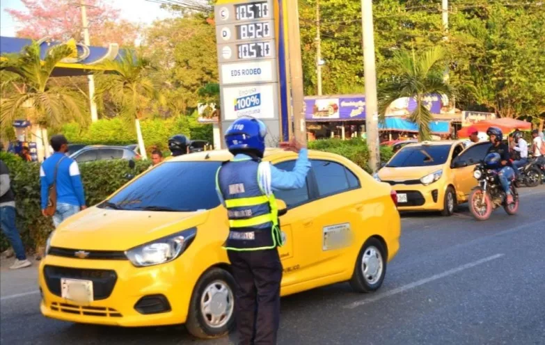 La carrera mínima de taxi quedó en $8.800
