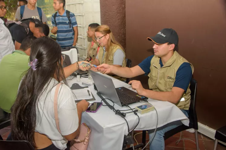 Jornadas de personalización y activación de Tarjetas