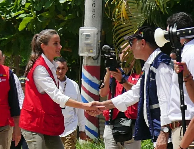 Alcalde William Dau acompañó a la Reina de España a Villa Hermosa
