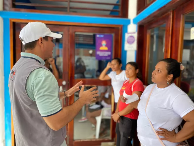 Inescrupulosos llegan en la madrugada y cobran desde 15 mil pesos por un turno.