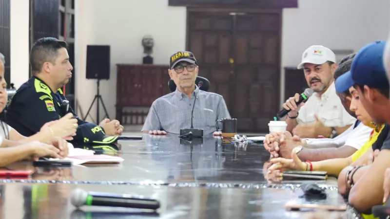 Alcalde de Cartagena estableció compromisos con taxistas