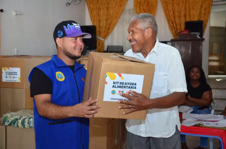 Entrega de Kits alimenticios 