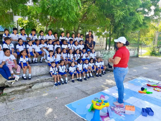 Niños y niñas de Las Gaviotas