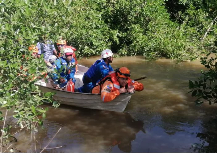 Se pidió la intervención del grupo de Buceo y Salvamento de la Armada