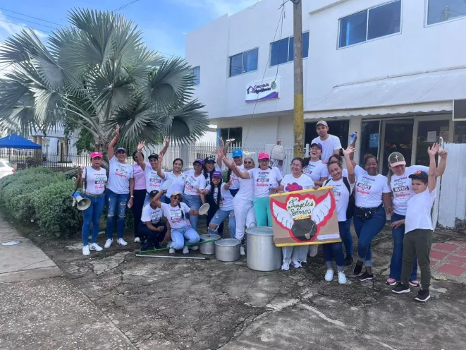 Niños de diferentes instituciones educativas las recorrieron en busca de la solidaridad 