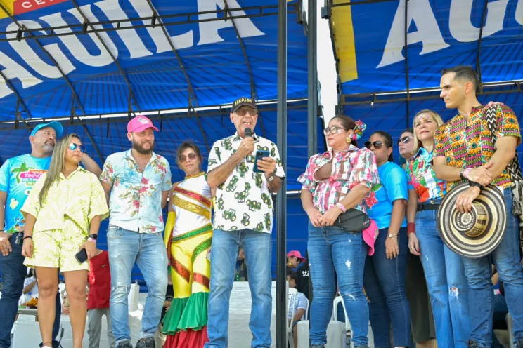 El alcalde de Cartagena,  William Dau Chamat, dio inicio al gran Desfile de la Independencia 
