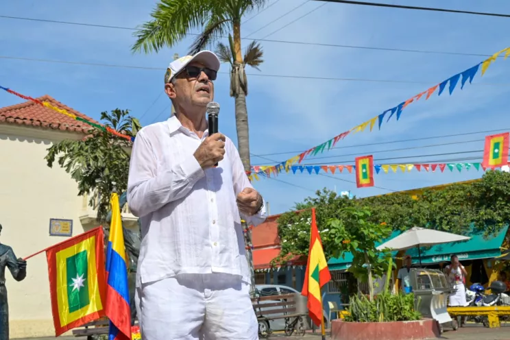 Cartagena conmemora 212 años de independencia