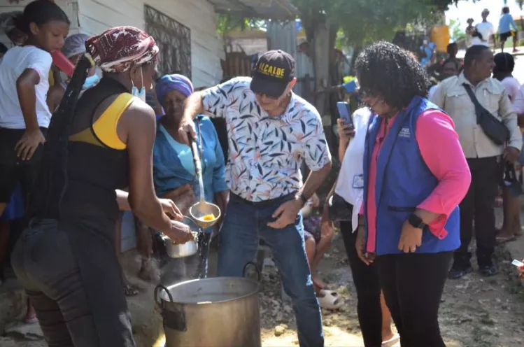 Los habitantes del sector tuvieron la oportunidad de compartir de un delicioso sancocho