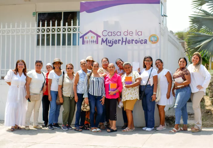 Casa Mujer