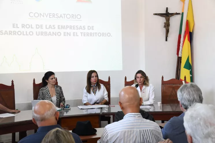 Charla Edurbe