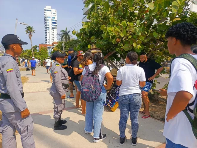 Campaña de Sensibilización y Cultura Ambiental en el Paseo Peatonal Costero de la Avenida Miramar