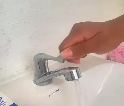 Baños entregados en Villa Hermosa.