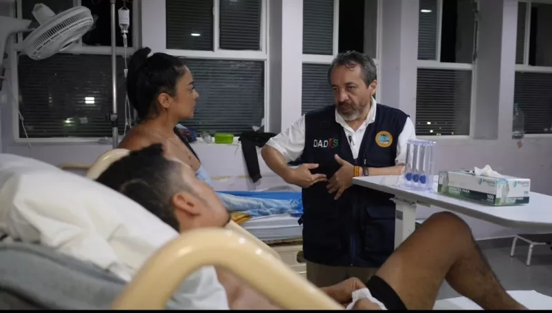 Visita a turista lesionado