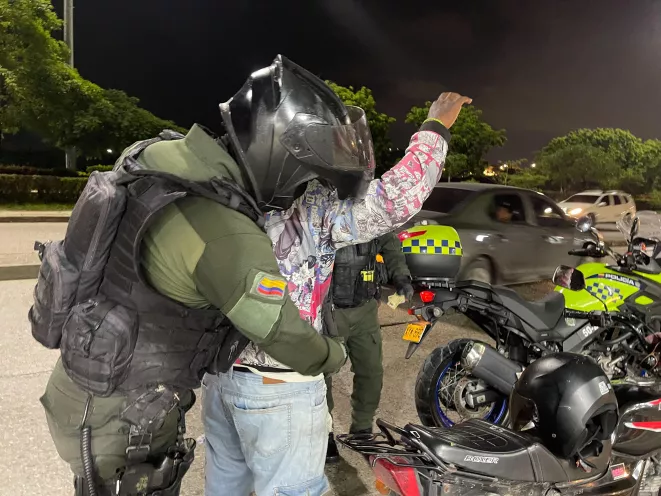 POLICÍA