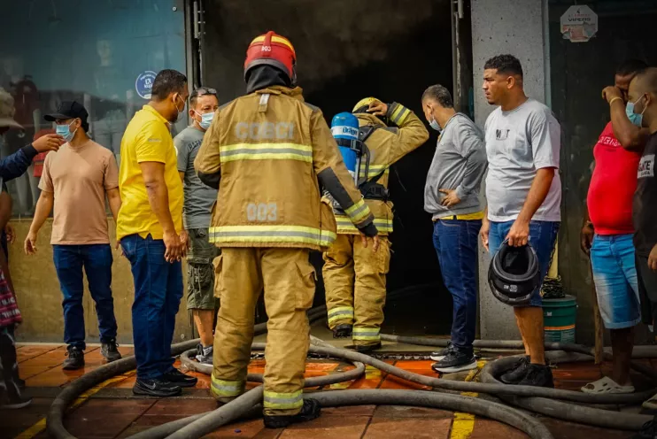 INCENDIO BAZURTO