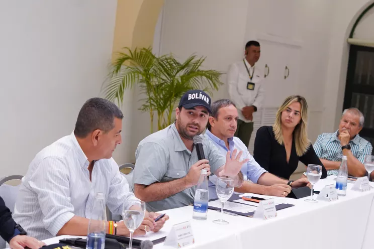 ALCALDE Y GOBERNADOR