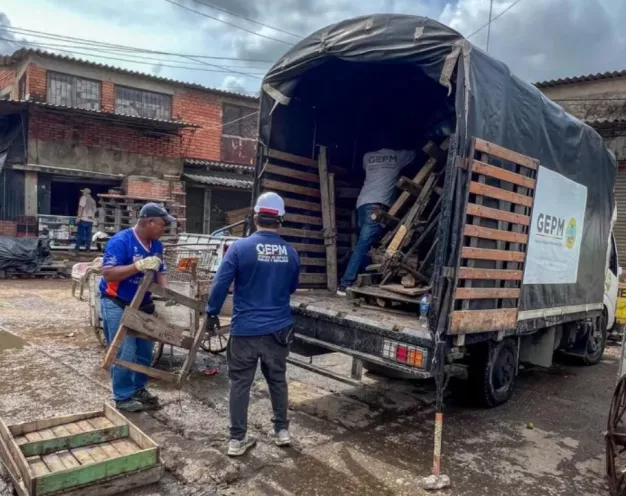 Limpieza en Bazurto.