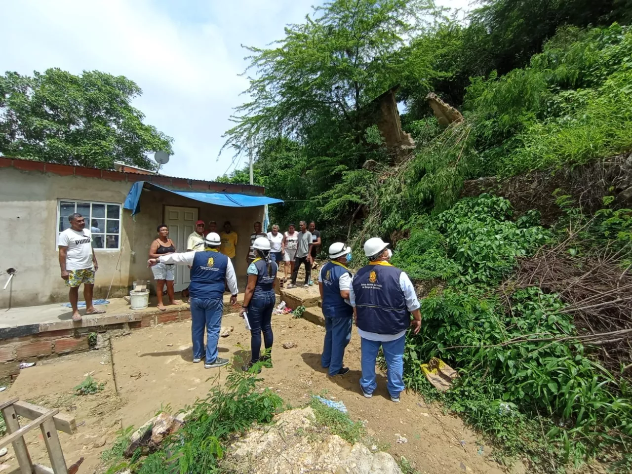 Gestión del Riesgo acordonó y caracterizó a familias en zona de deslizamiento en Lo Amador 