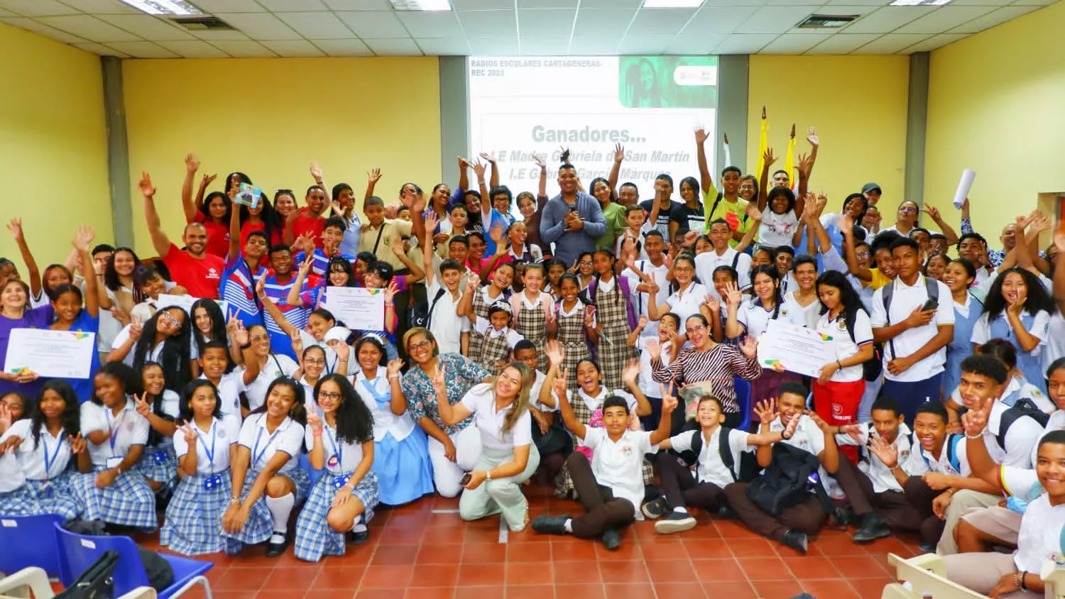 21 IEO participaron con voces de sana democracia