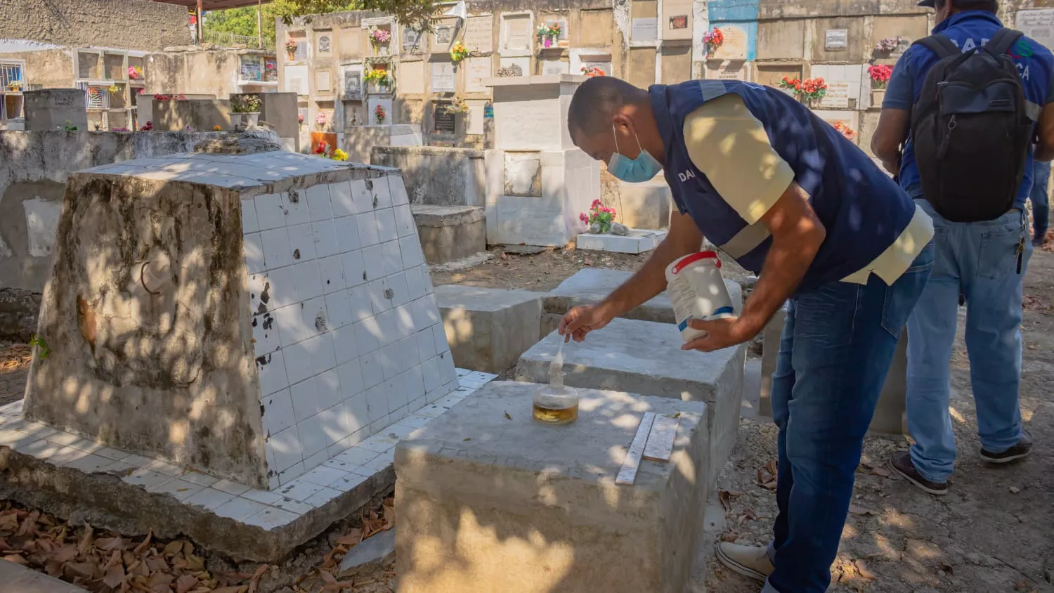 La estrategia inició en el cementerio del barrio Ternera
