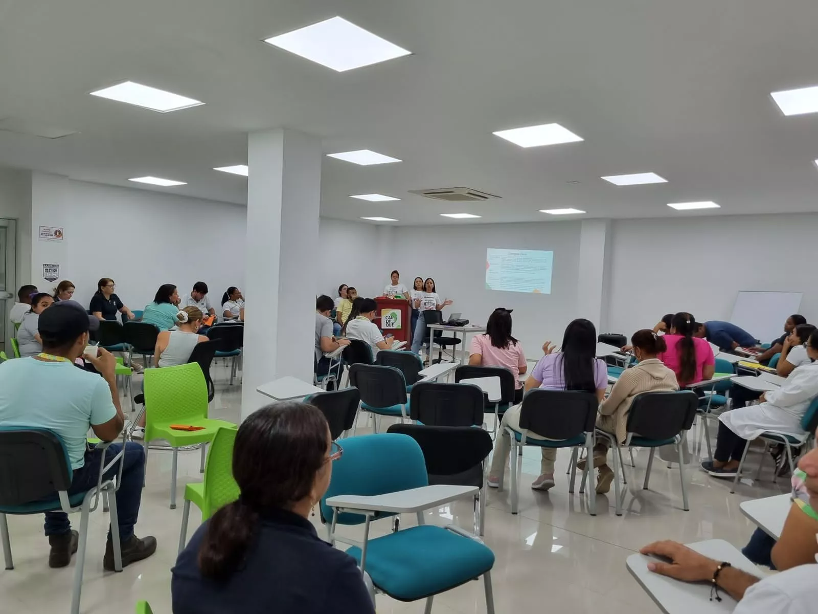 El evento se desarrolló con la guía de abogadas y psicólogas especializadas 
