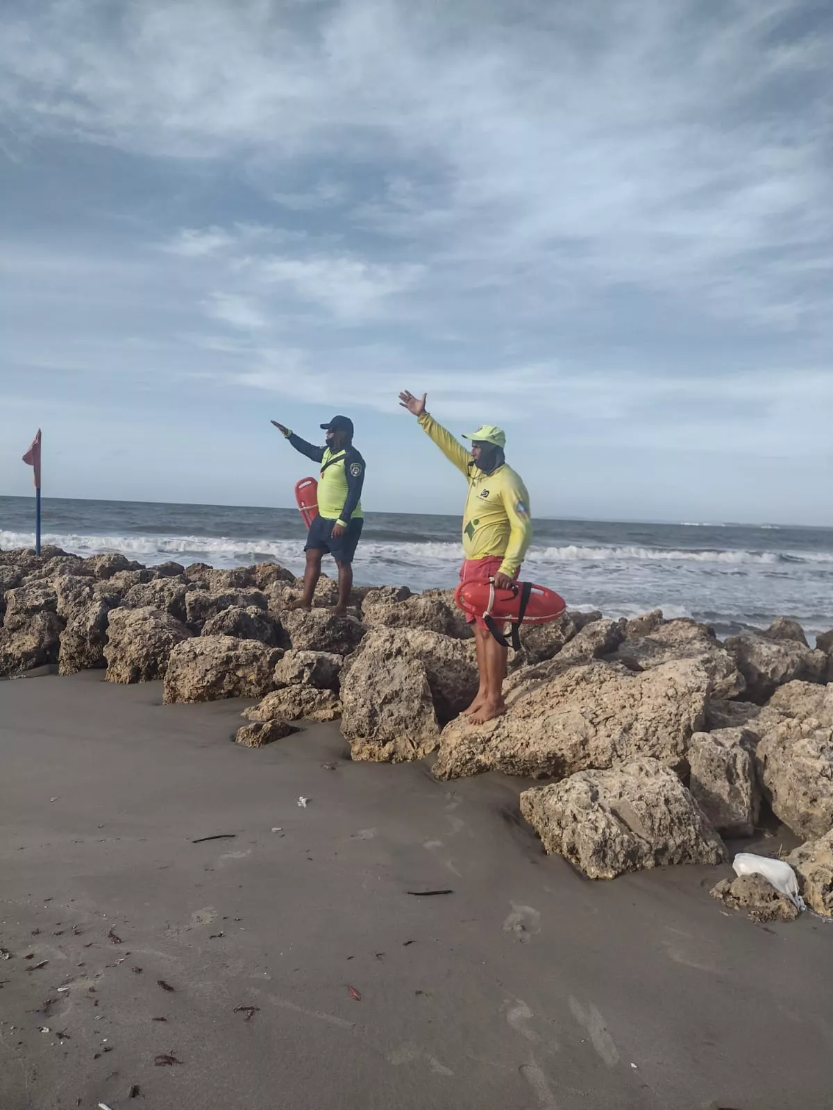 Se han dispuestos 67 salvavidas para resguardar los 23 kilómetros de playas 