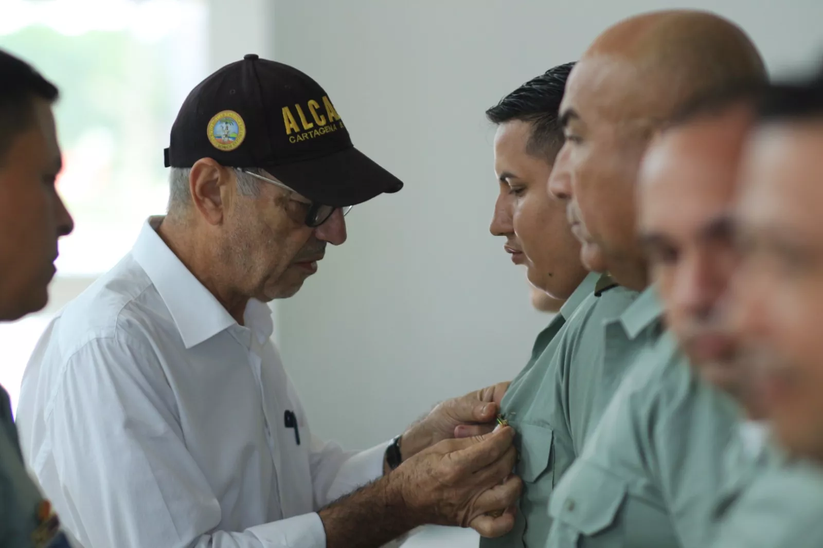 Reconocimiento a policías por su servicio a Cartagena 