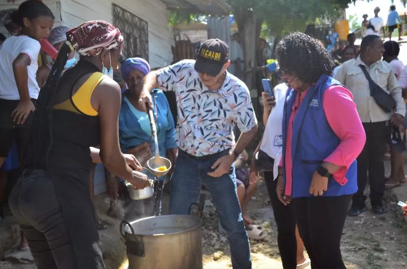 Los habitantes del sector tuvieron la oportunidad de compartir de un delicioso sancocho