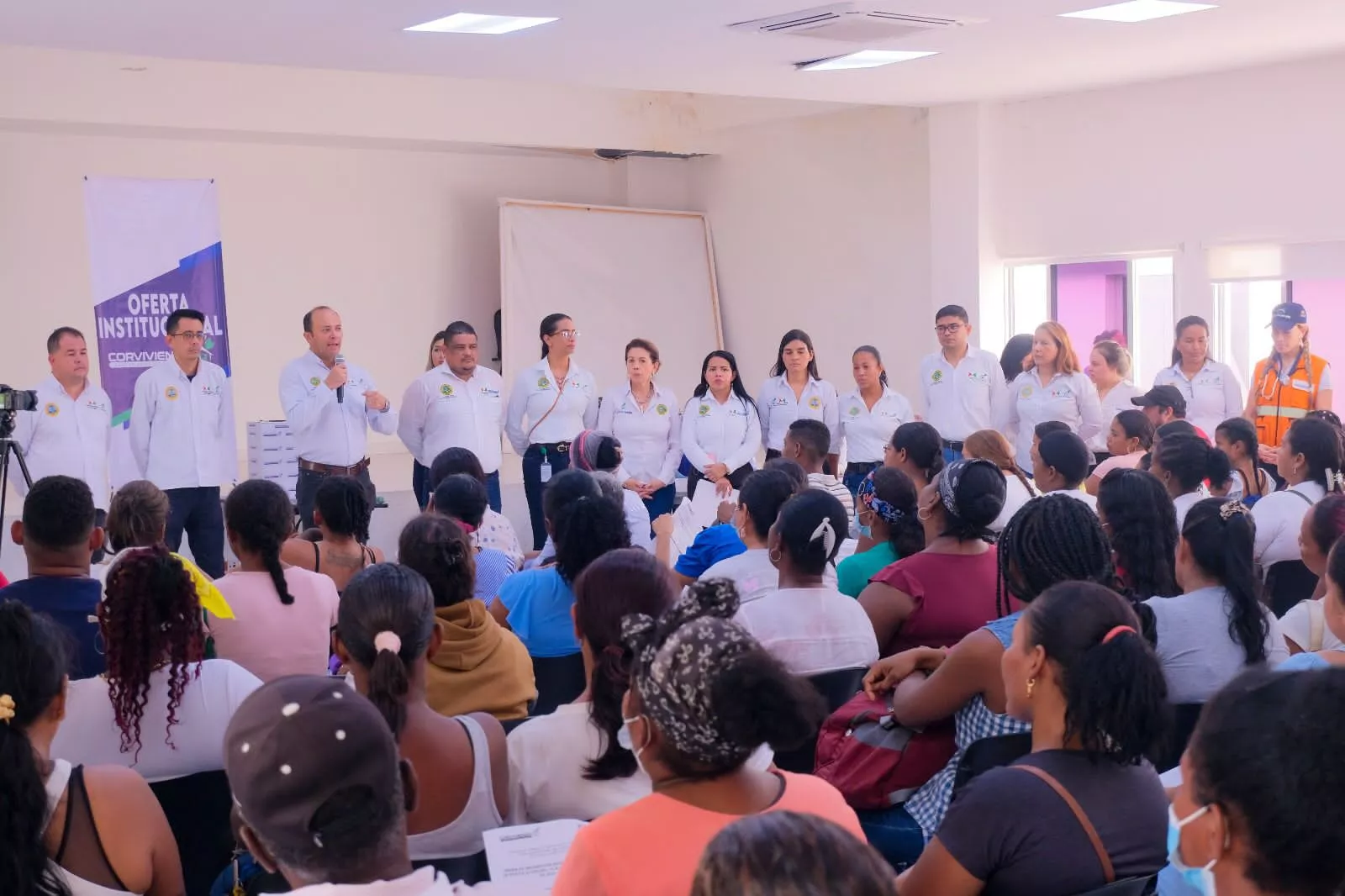 Este sorteo fue liderado por Néstor Castro, gerente de Corvivienda y su equipo