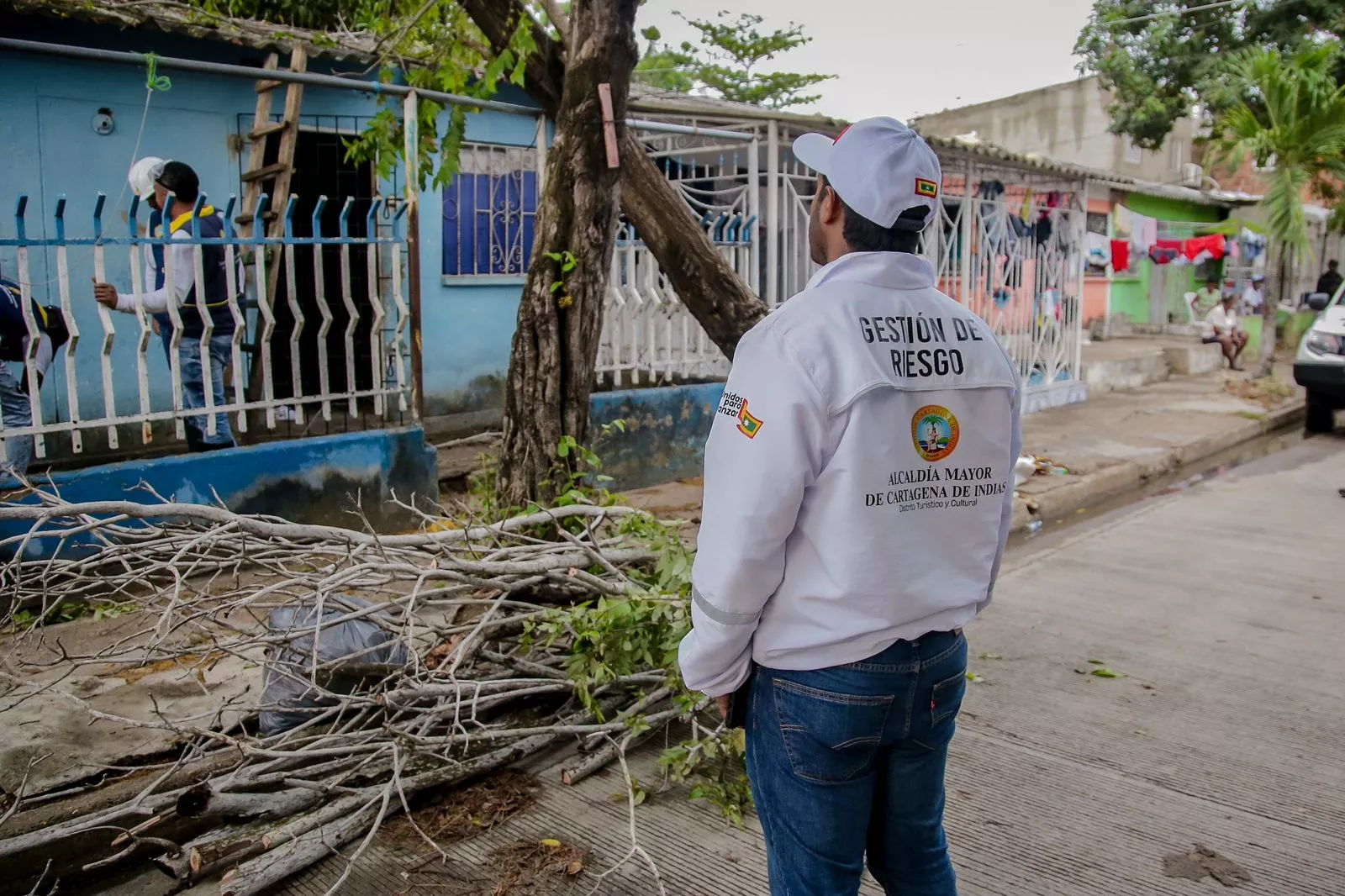 Daniel Vargas atentiendo emergencia