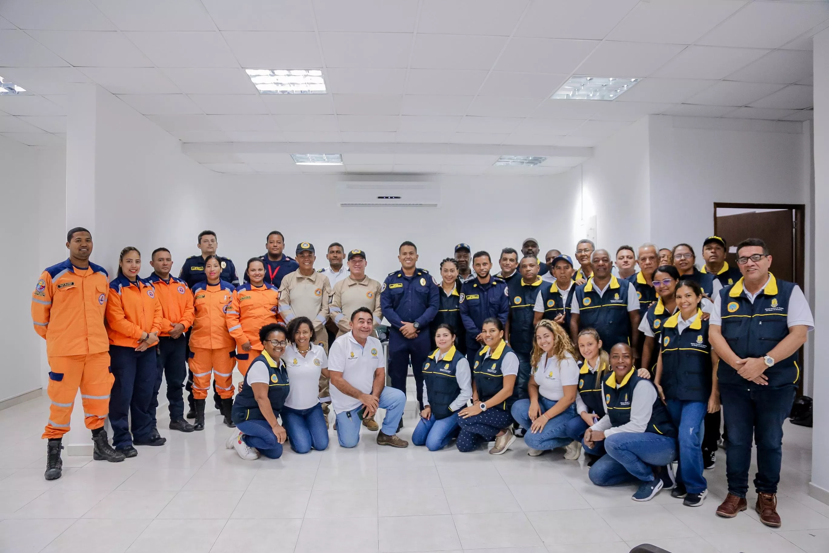 BOMBERO, DISTRITO Y ARMADA