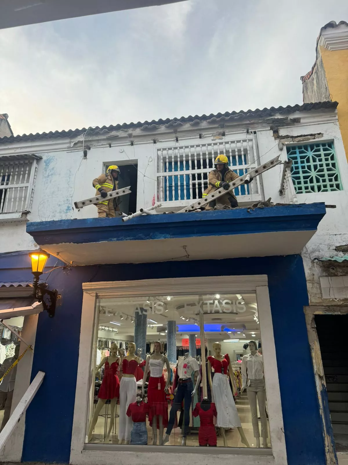 CAIDA TEJADO CENTRO HISTORICO 