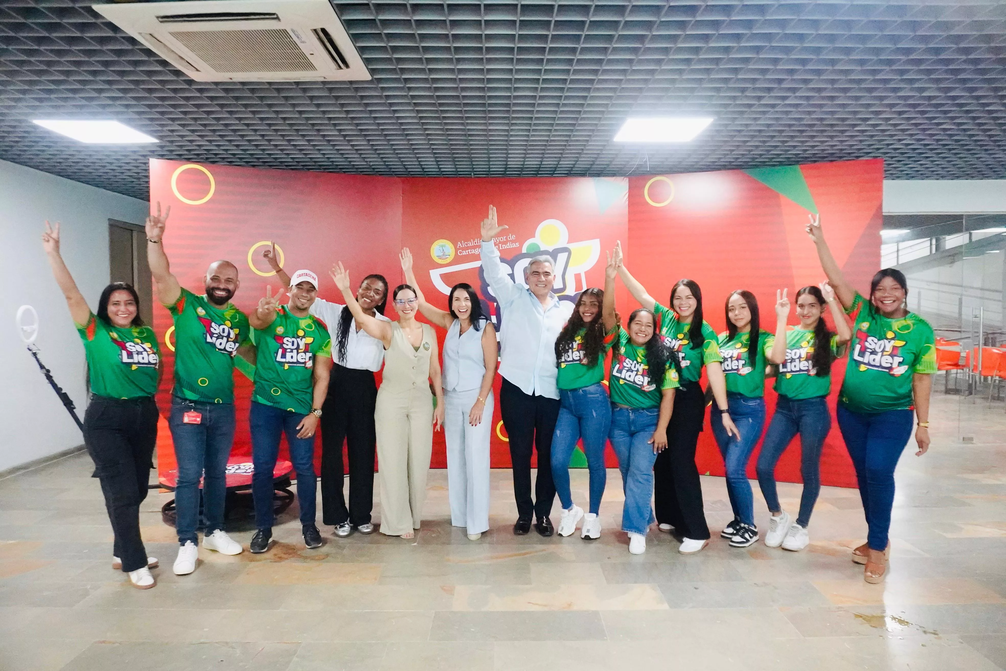 ¡A construir ciudad! 150 jóvenes de Cartagena inician formaciones en liderazgo.JPG