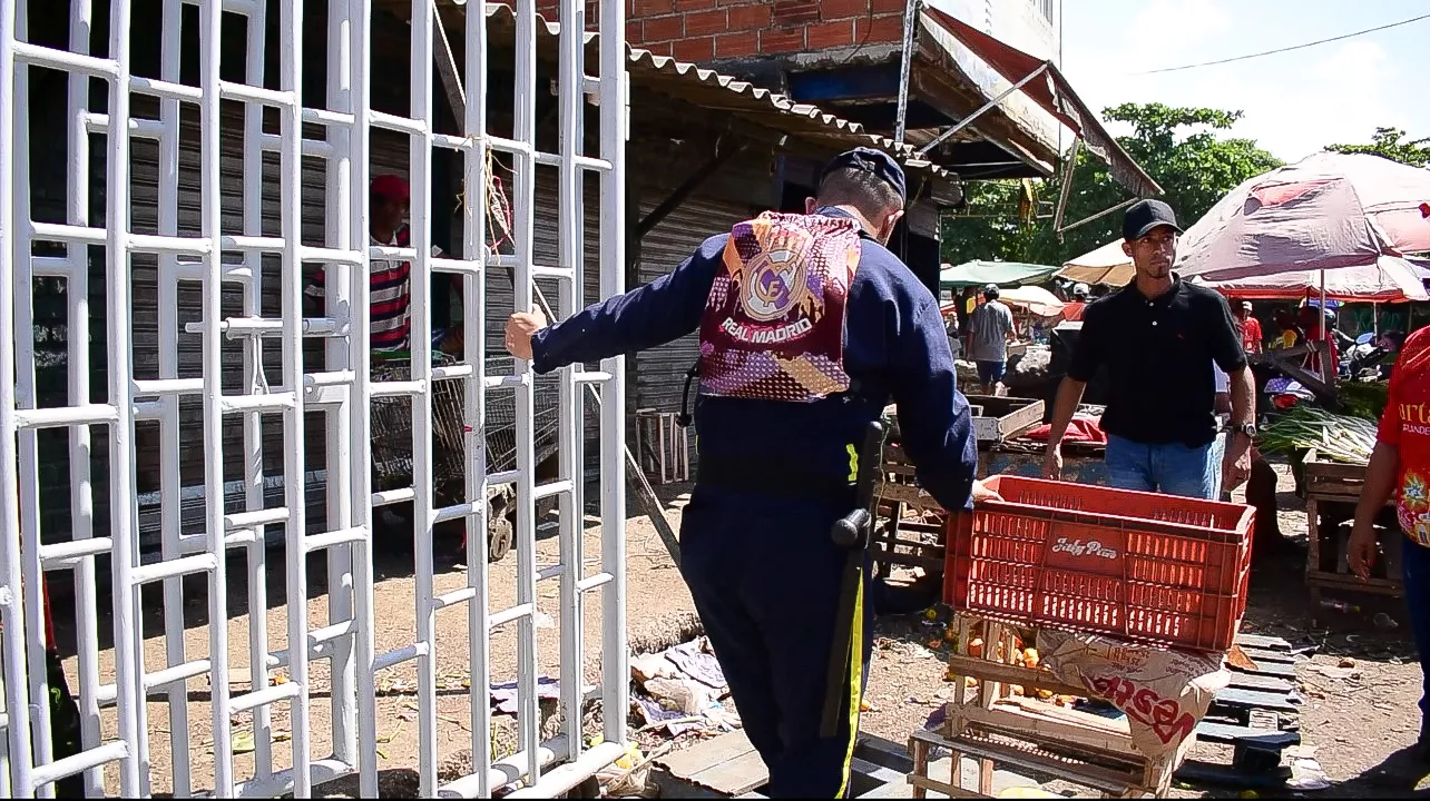 Con la instalación de las puertas, el Distrito velará por el respeto de los horarios de apertura y cierre del mercado de Bazurto.