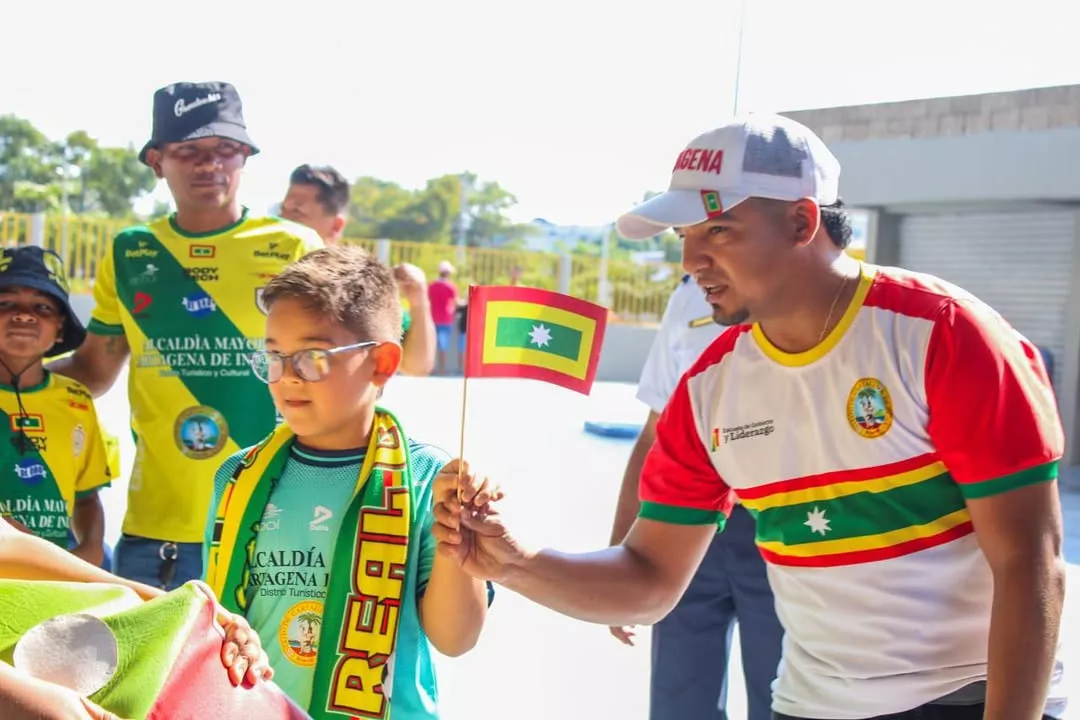 Don Pacho Buen Ciudadano llegó al estadio Jaime Morón para fomentar la cultura ciudadana, el buen comportamiento y el cuidado del escenario deportivo. 