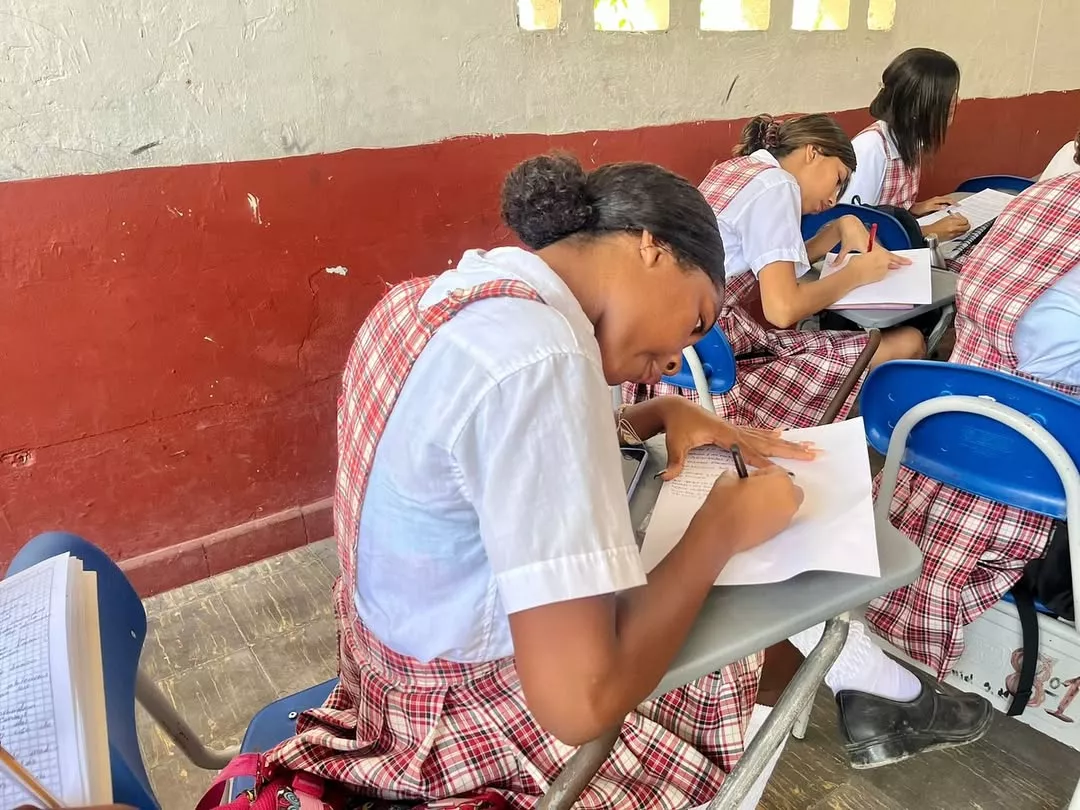 📍 La Alcaldía Mayor de Cartagena, a través de la Escuela de Gobierno y Liderazgo, continúa desarrollando el taller “Tejiendo mi Futuro: Desde lo Vivido hacia lo Soñado: Con  Memoria, Vínculo y Propósito”, en el marco del Proyecto Plan Decenal de Cultura Ciudadana y Cartageneidad desde un Enfoque de Autocuidado.